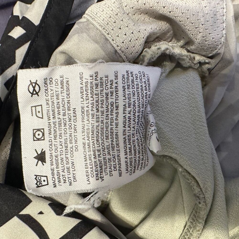 Nike grey and black running shorts- size m - Picture 8 of 9